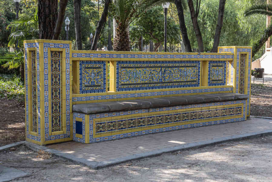 Castelló de la Plana 34 - parque Ribalta - banco de cerámica
